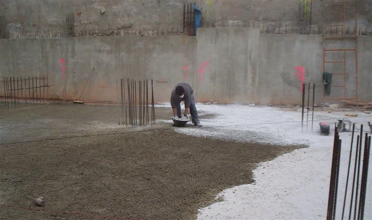 Revestimiento impermeable cementoso de polímero acrílico