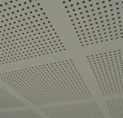 Panel de yeso perforado acústico